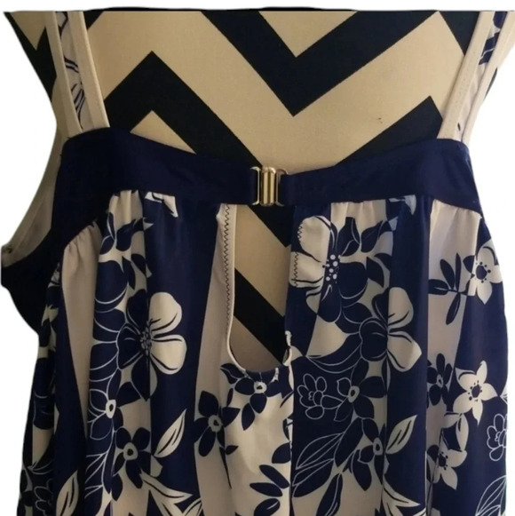NWT Beautiful Patterned Tankini - Picture 4 of 7
